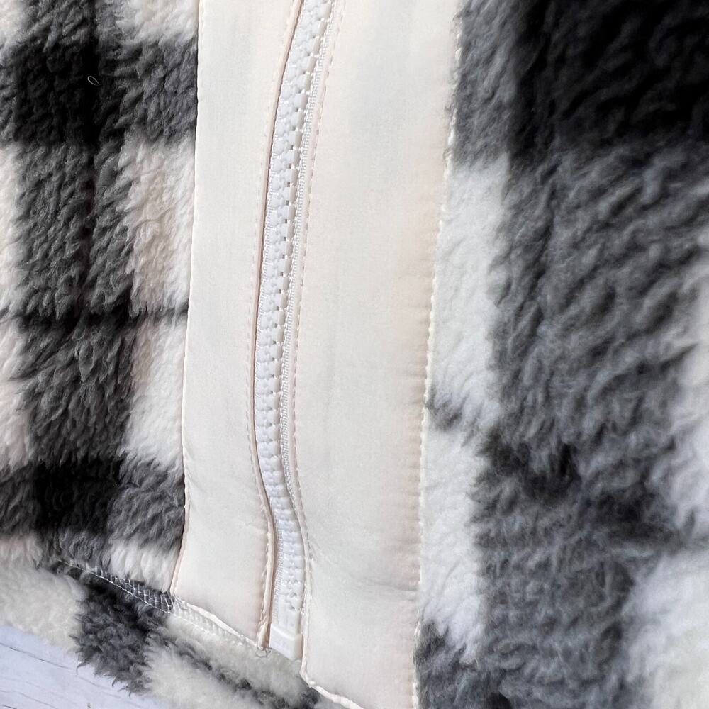T by Talbots Jacket Womens SZ MP Black and White Merry Plaid Cozy Sherpa Outdoor - Picture 14 of 16